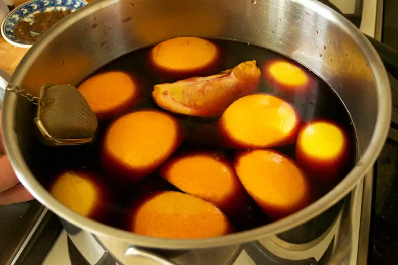 Heating oranges in red wine