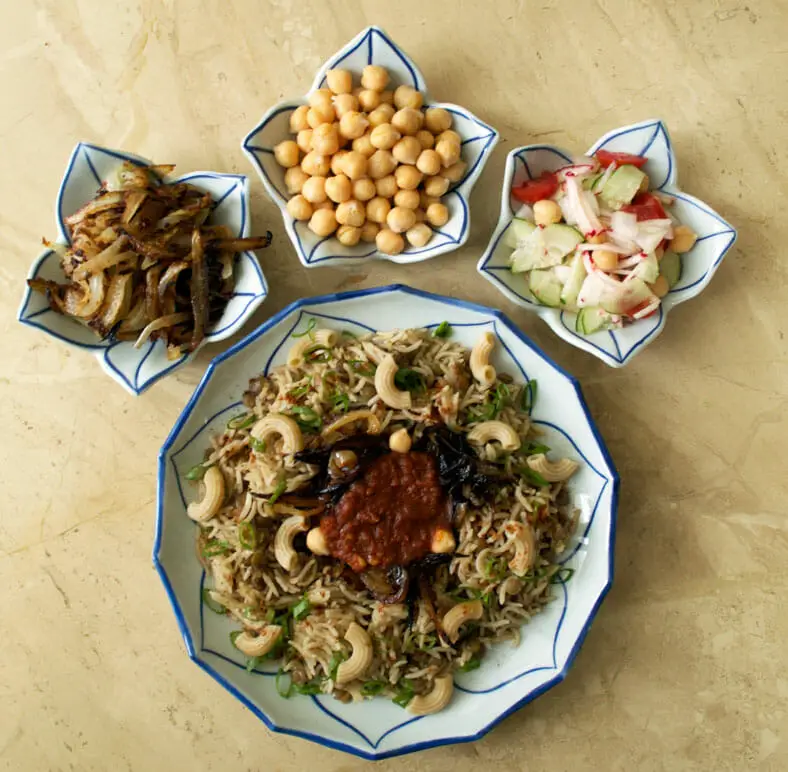Rice dish with 3 different toppings - fresh and fried