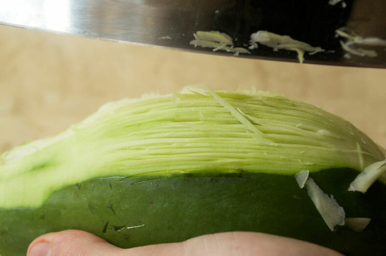 Grating of the raw papaya