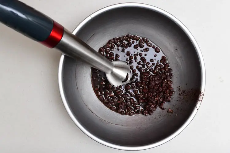Black beans puree with hand mixer