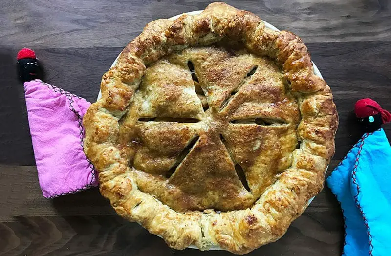 Perfectly cooked apple pie on a plate
