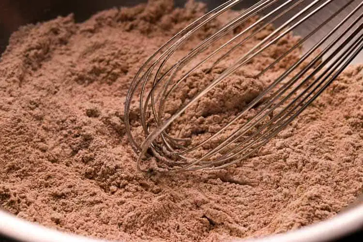 Evenly mix all flour together with a whisk