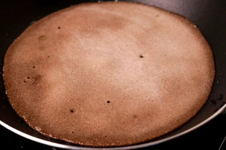 Heat nonstick pan with little oil and pour batter for flatbread