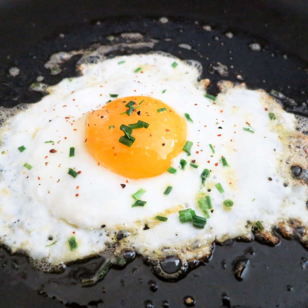 Egg fry in pan 