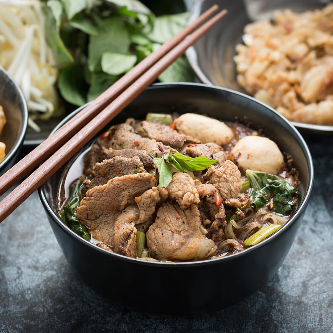 A photo of boat noodle soup by Amazing Thailand